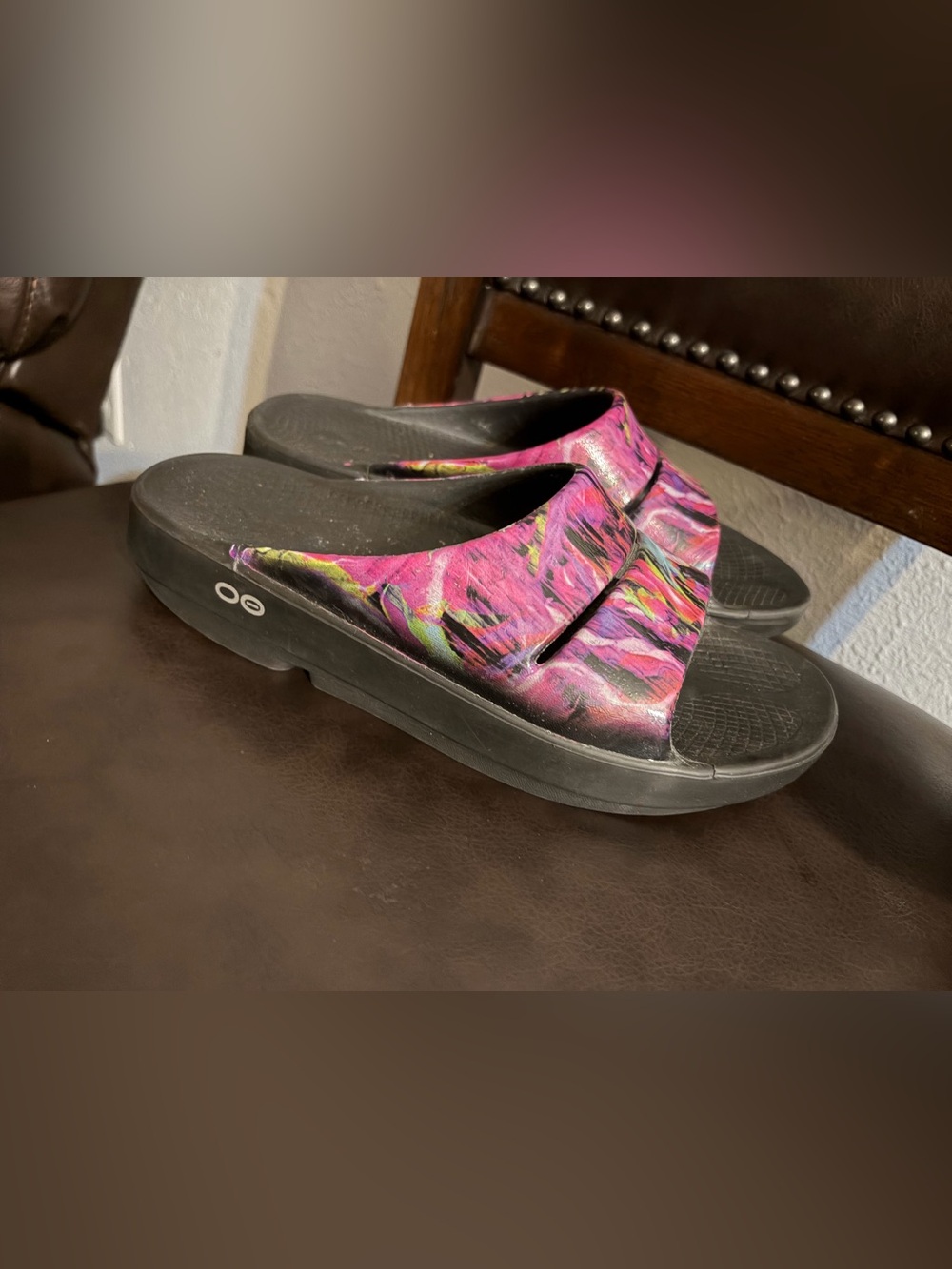 OOFOS Women's Pink Multicolor Comfort Slide Sandals